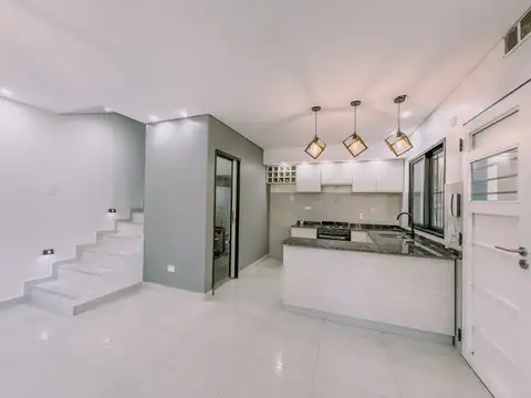 Casa en Venta con 1 cochera