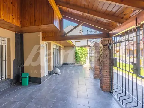 Casa en Venta en Lomas de Zamora, USD 228.000