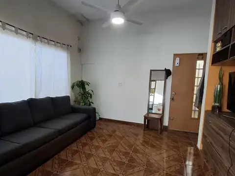 Depto Tipo Casa 4 ambientes con 2 baños