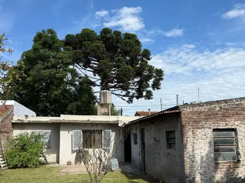 Casa tipo americana en venta Ituzaingó Norte