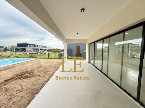 Casa en Venta en El Naudir, USD 330.000