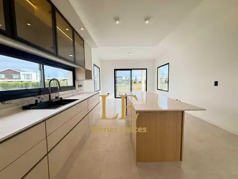 Casa en Venta al Oeste