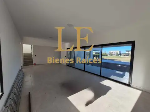 Casa en Venta al Oeste