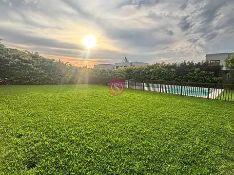 Casa en Venta en Pilar del Este - Santa Guadalupe, USD 280.000