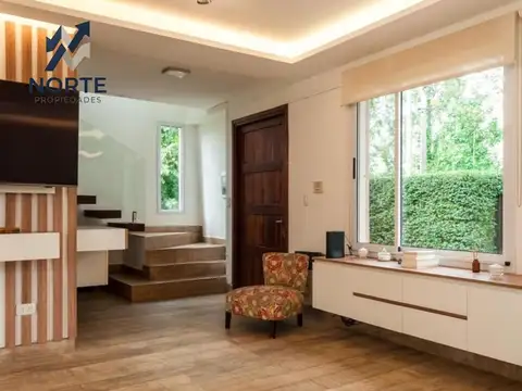 Casa en Venta con 3 cocheras