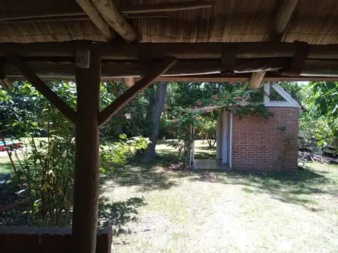 VENTA - CASA 3 AMB - PILETA Y PARRILLA - LAG LOBOS