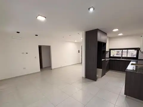 Casa en Venta en Villa Catalina, USD 160.000