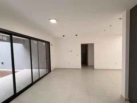 Casa a estrenar en Villa Catalina