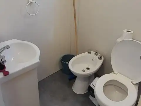 CASA CONTEINER EN BARRIO PRADERAS 2