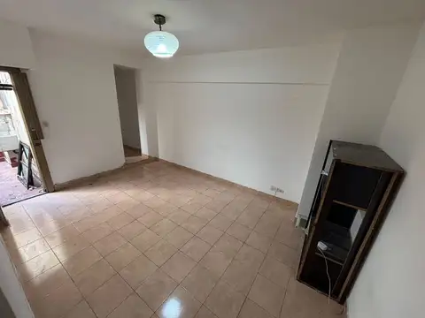 MONOAMBIENTE CON PATIO INTERNO, LAVADERO, BAJAS EXPENSAS 