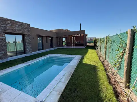 VENTA DE CASA EN GRAN BOEDO. Luján de Cuyo
