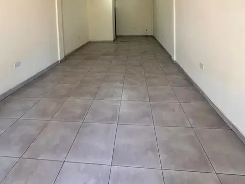 Local en Alquiler en Pablo Nogues, $ 570.000