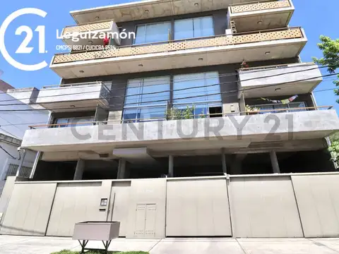 AMPLIO DEPARTAMENTO  MONOAMBIENTE DIVISIBLE, SOBRE EL BOULEVAR SAEN PEÑA EN TIGR