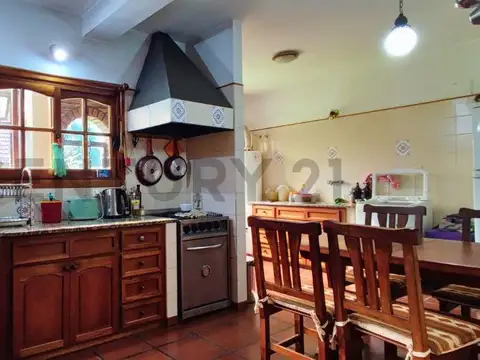 Casa en Venta en City Bell entre caminos