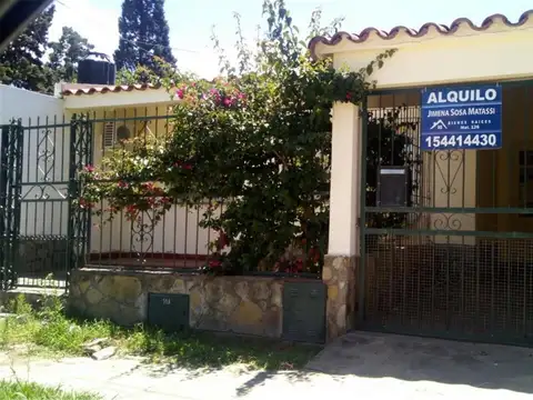 Casa en 3 cerritos UNA PLANTA 3 dor, 1 baño completo, jardin