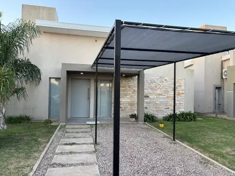 VENTA / CASA EN CIUDAD VERDE / SUNCHALES
