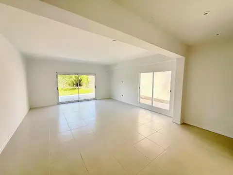 Casa 3 ambientes con 2 baños