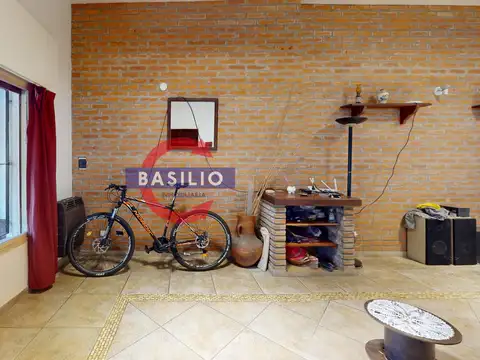 Casa 5 ambientes con 2 baños