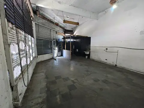 Local comercial en pleno centro de Av. Crovara.