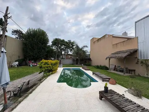 Club Universitario Buenos Aires 2400