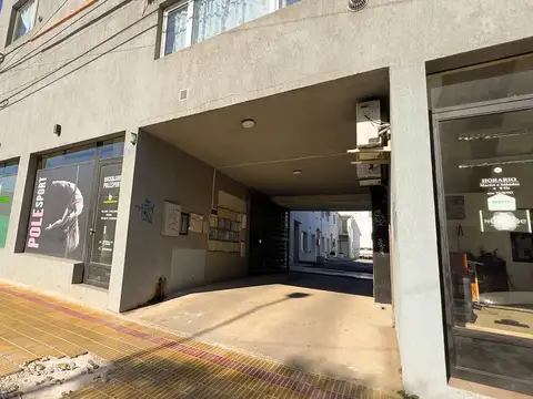Depto Tipo Casa en Alquiler de 4 ambientes