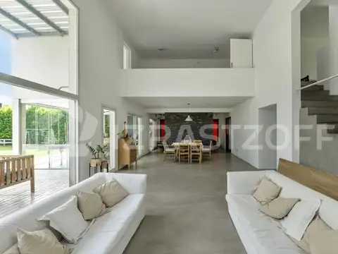 Casa en Alquiler de 4 dormitorios