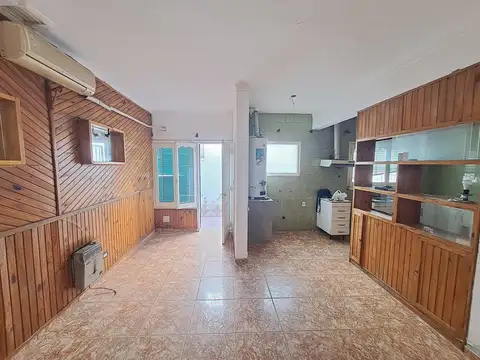 Casa 6 ambientes con 1 baño
