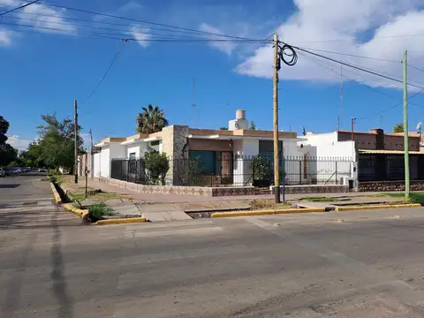 Emilio Civit 49 esq. Libertad, Maipú