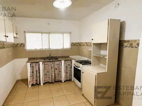Casa en Alquiler con 1 cochera