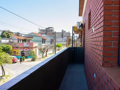 Depto Tipo Casa en Venta de 4 dormitorios