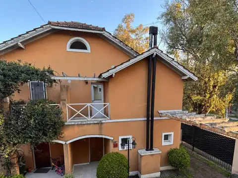 En Alquiler en Ciudad Jardín Dúplex de 4 Ambientes en 3 Plantas con Balcón y Cochera F: 6185