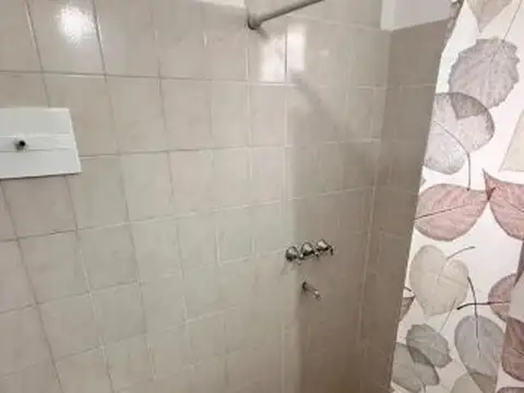 Casa en Alquiler con 1 cochera