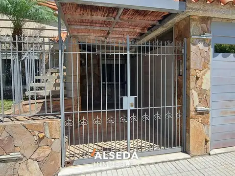 Jorge Cura  al 2673- Casa planta Alta
