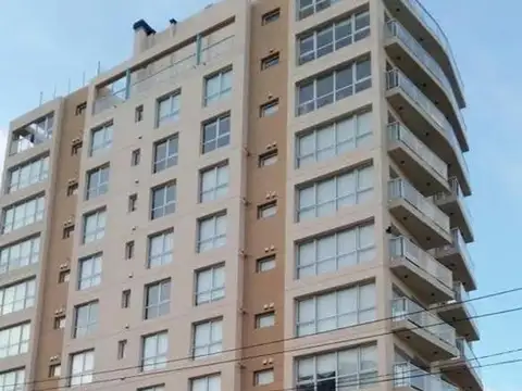 Av. Fortunato de la Plaza al 1800