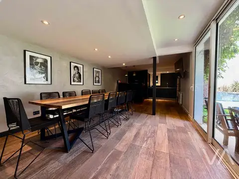 Impecable chalet con 3 dormitorios. Jardín y piscina. Los Troncos.