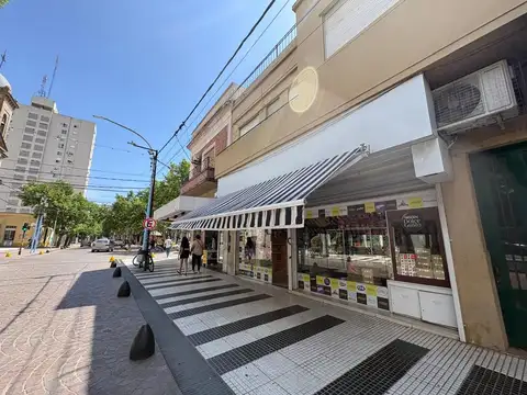 Oficina 4 ambientes con 2 baños