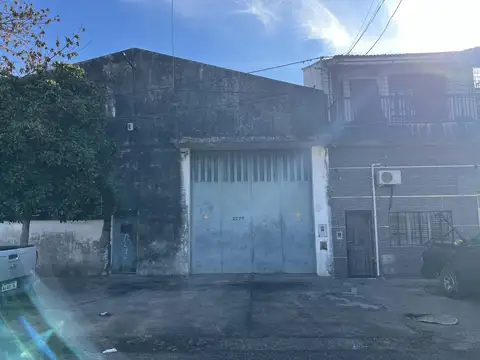 Olegario Víctor Andrade al 2200
