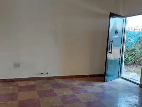 Casa en Alquiler con 1 cochera