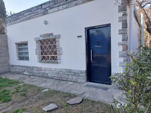 Casa en alquiler con 2 dormitorios,en Ituzaingo