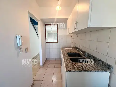 Casa en Alquiler con 1 cochera