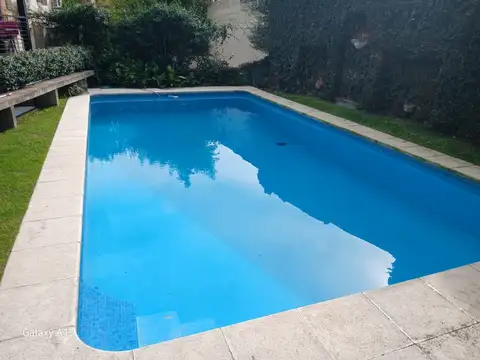 Venta sobre Av del Libertador 3 amb, en duplex con cochera y pileta
