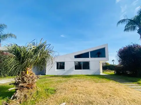 Casa en Venta en Funes Hills Miraflores, USD 460.000