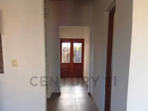 Casa 4 ambientes con 1 baño