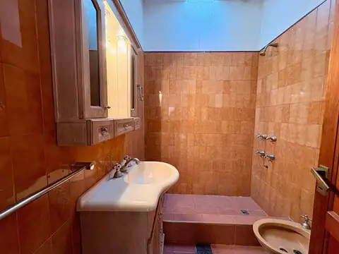Venta casa 3 amb + dpto, cocheras en Pablo Podestá