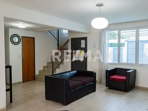 Depto Tipo Casa 4 ambientes con 2 baños