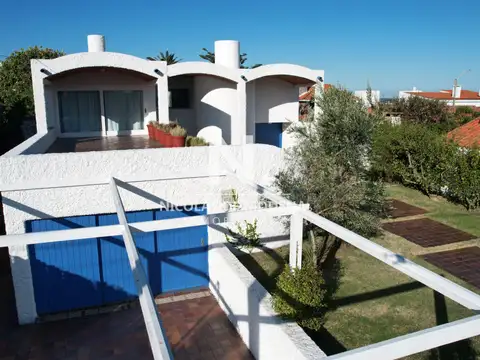 Hermosa casa en venta en zona de la península.