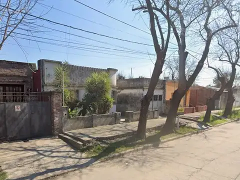 Casa 6 ambientes con 1 baño