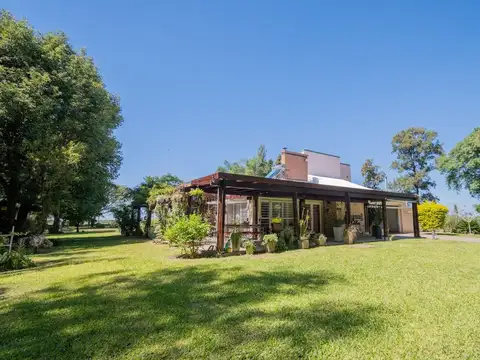 VENTA DE CASA PREMIUM TERREN0 7118 m2 SAUCE VIEJO