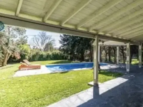 Casa 4 ambientes con 3 baños