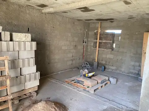SE VENDE DUPLEX 2 DORMITORIOS EN Bº SMATA III